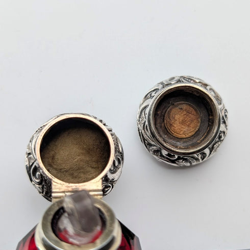 英国アンティーク 800シルバー蓋 ルビーレッドガラス ダブルエンド 携帯用香水瓶