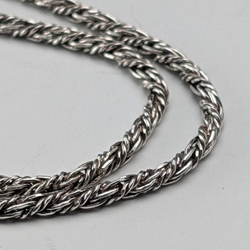 1977年 英國 純銀製 橢圓形吊墜附純銀項鍊 總重22.4g