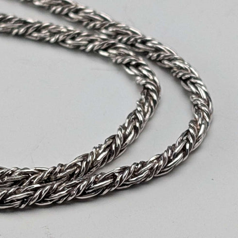 1977, UK, sterling silver, oval pendant with sterling silver necklace, total weight 22.4g