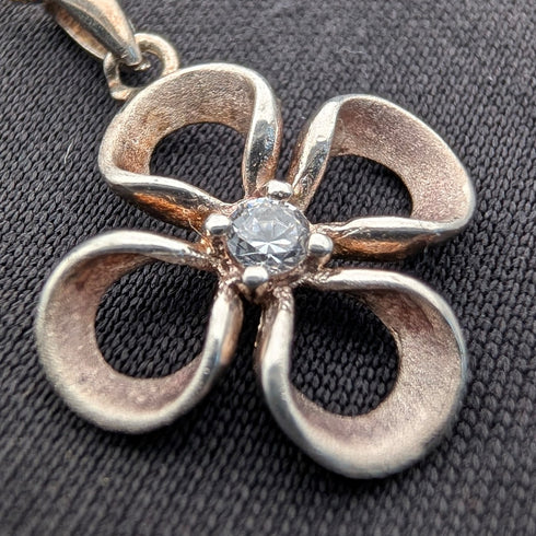 復古鑲石純銀花卉吊墜 附純銀項鍊 總重2g