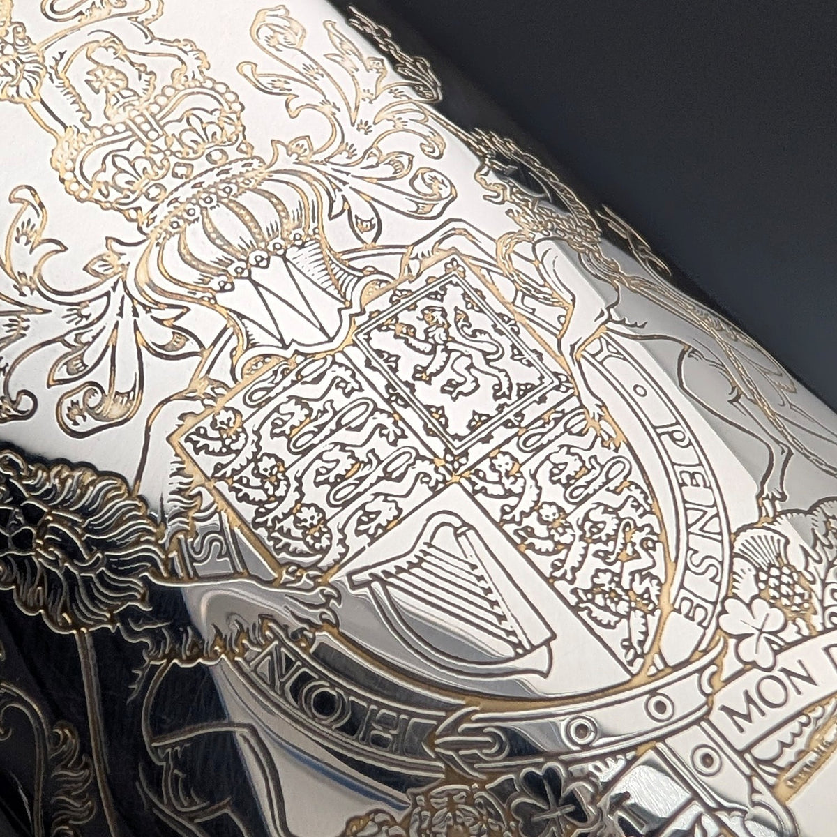 大型46mm 1977年 イギリス シルバージュビリー ギルドメダル 金メッキ銅 大型46mm 1977年 イギリス シルバージュビリー ギルドメダル