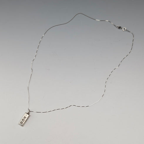 1979 UK Vintage Sterling Silver Small Ingot Pendant with Sterling Silver Necklace Total 4.4g