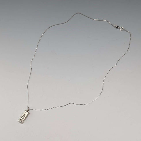1979 UK Vintage Sterling Silver Small Ingot Pendant with Sterling Silver Necklace Total 4.4g