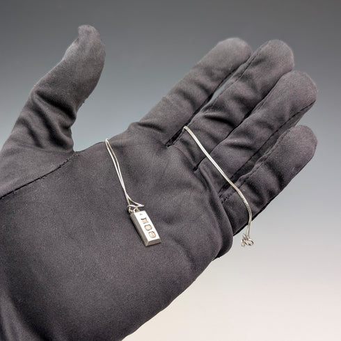 1979 UK Vintage Sterling Silver Small Ingot Pendant with Sterling Silver Necklace Total 4.4g