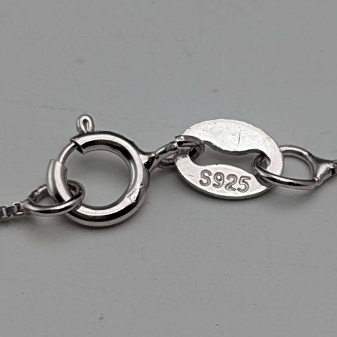 1978 UK Vintage Sterling Silver Small Oval Ingot Pendant with Sterling Silver Necklace Total 4.4g
