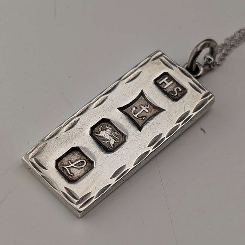 1985 UK Sterling Silver Ingot Pendant with Sterling Silver Necklace Total 11.1g