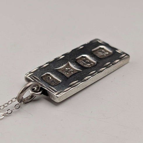 1985 UK Sterling Silver Ingot Pendant with Sterling Silver Necklace Total 11.1g