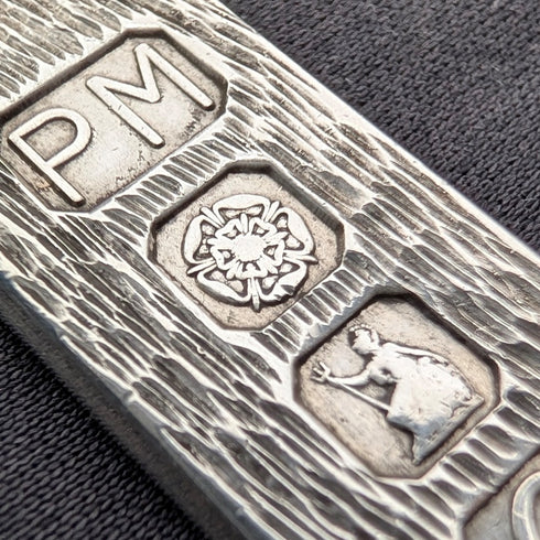 1977年 英国ブリタニアシルバー製 ジュビリーインゴットペンダント 純銀ネックレス付 計14.3g