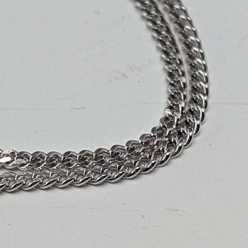 1977 UK Sterling Silver Jubilee Pendant with Sterling Silver Necklace Total 19.7g