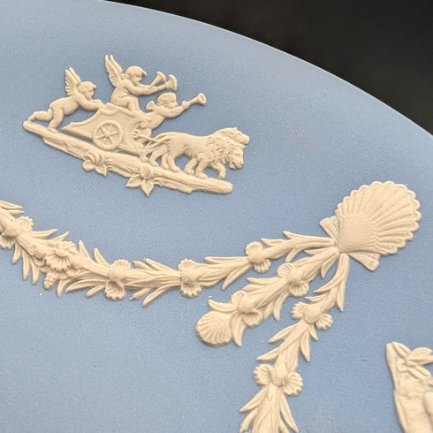 英国ヴィンテージ ウェッジウッド 天使 ジャスパーウェア製 プレートペア 直径22cm ペールブルー②