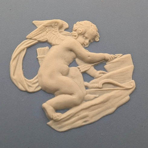 英国ヴィンテージ ウェッジウッド 天使 ジャスパーウェア製 プレートペア 直径22cm ペールブルー①