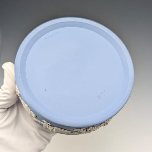 英国ヴィンテージ ウェッジウッド ジャスパーウェア製 丸型ボンボニエール ペールブルー