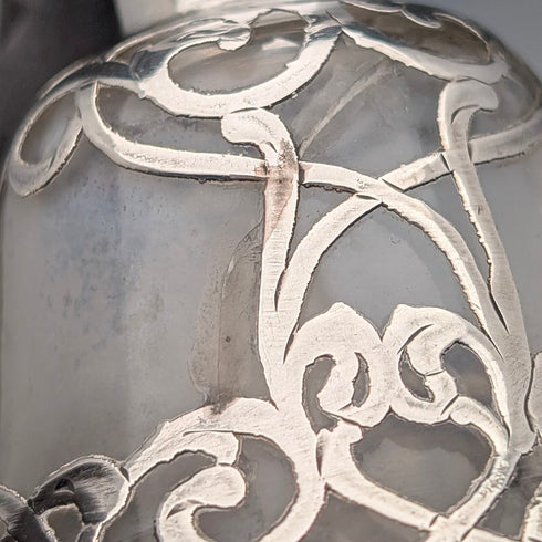 米国アンティーク アール・ヌーヴォー シルバーオーバーレイ ガラス 小型香水瓶