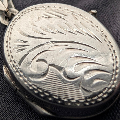 Vintage Sterling Silver Oval Locket Pendant with Sterling Silver Necklace, 5.4g Total