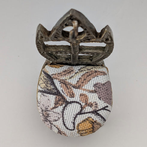 1920年代 アンティーク 真鍮製 椅子型 懐中時計ホルダー ホワイトシート