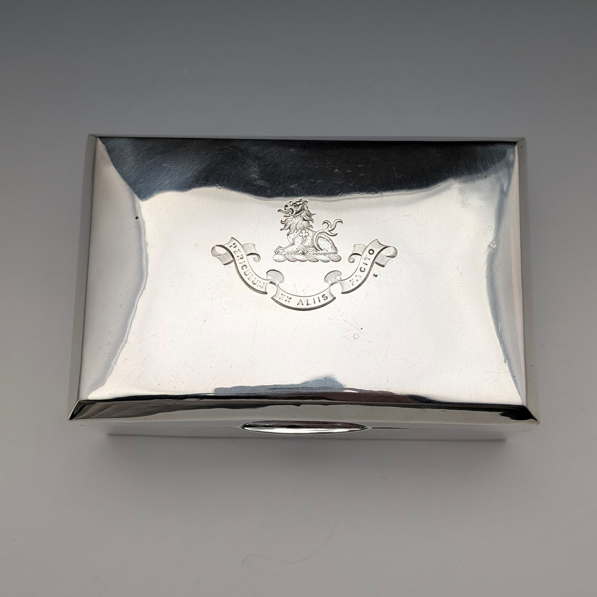 1913年 英国アンティーク 純銀製 シガレットボックス ウッドインナー