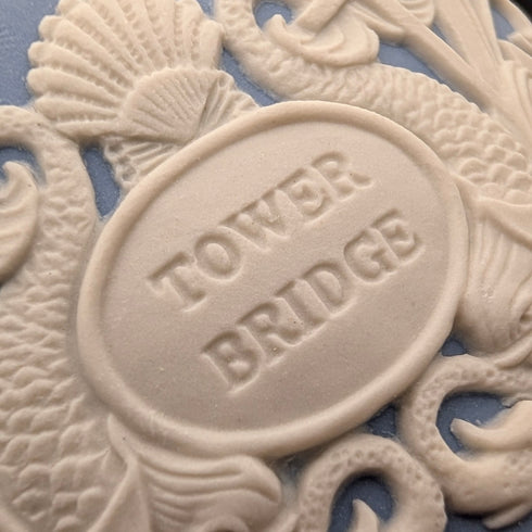 1975年 英国ウェッジウッド ジャスパーウェア製 クリスマスマグカップ