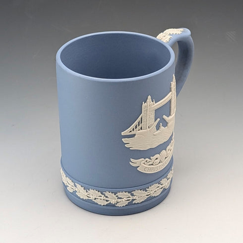 1975年 英国ウェッジウッド ジャスパーウェア製 クリスマスマグカップ