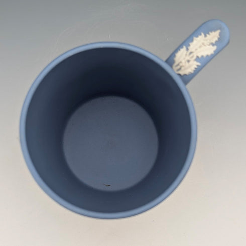 1975年 英国ウェッジウッド ジャスパーウェア製 クリスマスマグカップ