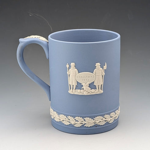 1973年 英国ウェッジウッド ジャスパーウェア製 クリスマスマグカップ