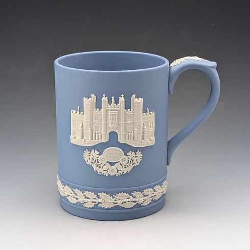 1976年 英国ウェッジウッド ジャスパーウェア製 クリスマスマグカップ