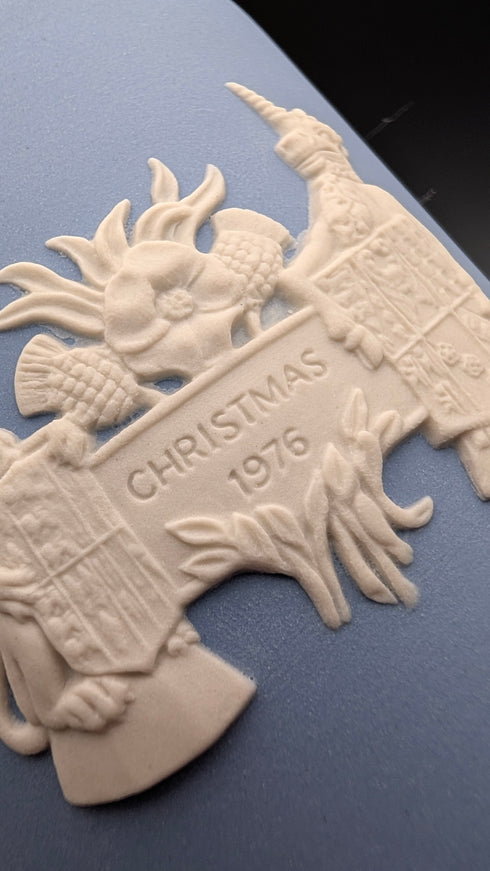 1976年 英国ウェッジウッド ジャスパーウェア製 クリスマスマグカップ