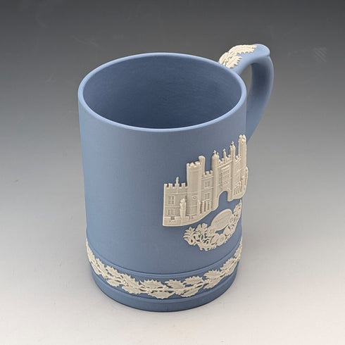 1976年 英国ウェッジウッド ジャスパーウェア製 クリスマスマグカップ