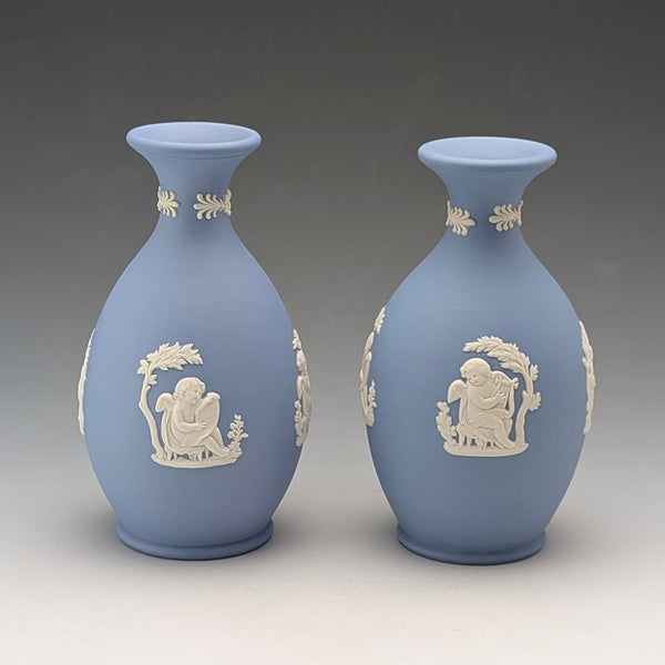 一對老式韋奇伍德碧玉器花瓶。