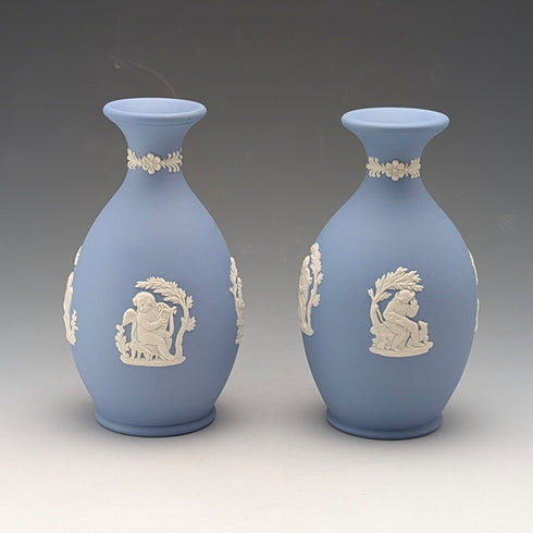 一對老式韋奇伍德碧玉器花瓶。