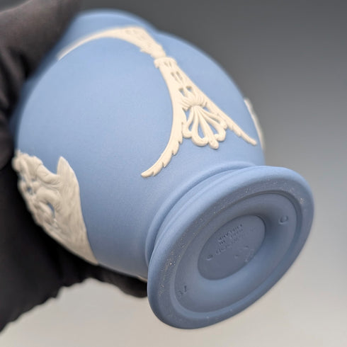 一對英國老式韋奇伍德碧玉器甕