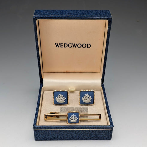 British Wedgwood cufflinks and tie clip with blue jasper sailing ship square cameo and gold-colored base case