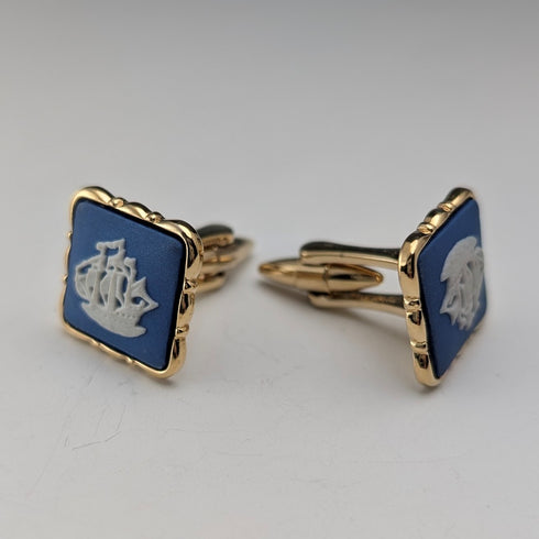 British Wedgwood cufflinks and tie clip with blue jasper sailing ship square cameo and gold-colored base case
