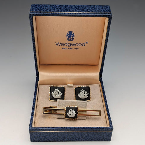 British Wedgwood cufflinks and tie clip with black jasper sailing ship square cameo and gold-colored base case