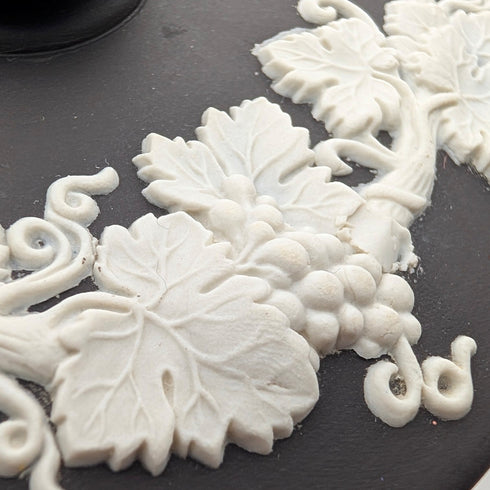 1967 British Vintage Wedgwood Black Jasper Round Bonbonniere in Box