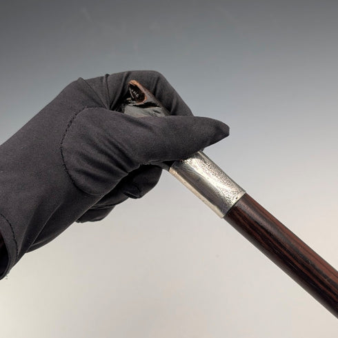 1935年英國復古棕色桿身狗頭形手柄純銀手杖,86厘米,喬納森·豪厄爾