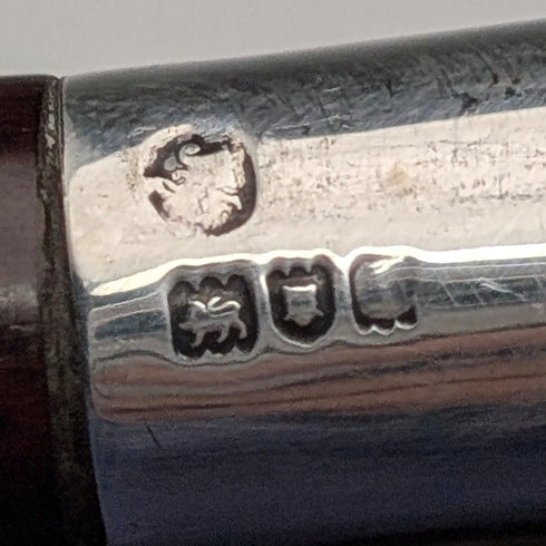 約1900年英國古董棕色手柄L形手柄純銀裝飾手杖,92厘米,朱利葉斯·克林克哈特設計