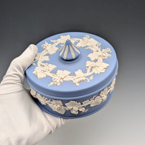 復古英國 Wedgwood Jasperware 淡藍色圓形糖果盒