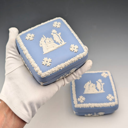英国ヴィンテージ ウェッジウッド ジャスパーウェア製 角形蓋付きボックス ペア ペールブルー