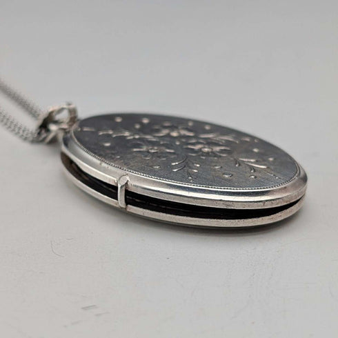 Vintage Sterling Silver Oval Locket Pendant with Sterling Silver Necklace, 15.2g Total