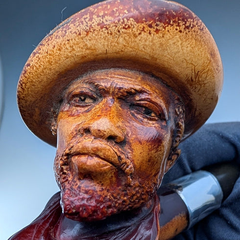 1901年英國威廉·哈里森(William Harrison)製作的米爾沙姆(Meersham)古董煙鬥,帶煙盒