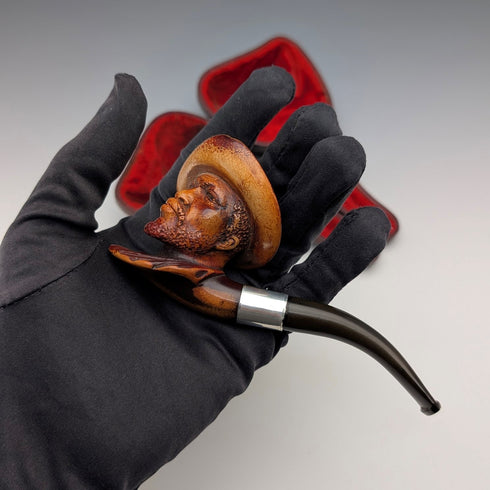 1901年英國威廉·哈里森(William Harrison)製作的米爾沙姆(Meersham)古董煙鬥,帶煙盒