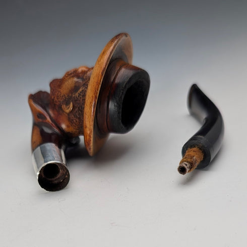 1901年英國威廉·哈里森(William Harrison)製作的米爾沙姆(Meersham)古董煙鬥,帶煙盒