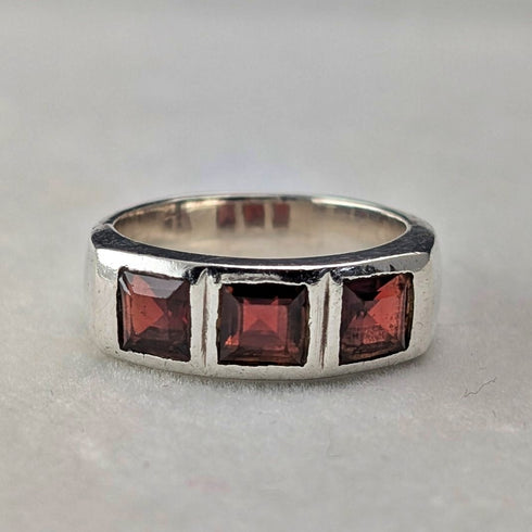ヴィンテージ 純銀製 ガーネット バンドリング (17号)指輪