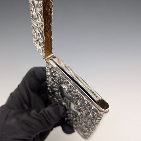 1903年英國古董浮雕純銀卡片盒,81克,威廉尼爾