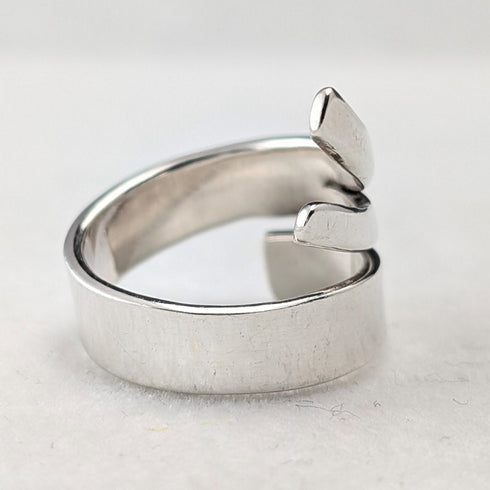 Vintage sterling silver spiral wrap ring (size 14)