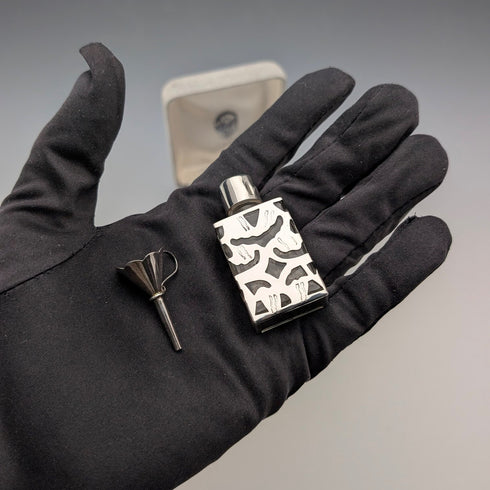 英国ヴィンテージ シルバーオーバーレイ 小型香水瓶 & 純銀製漏斗セット Ari D Norman