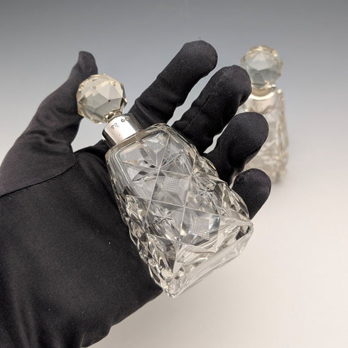 1922年 英国アンティーク 純銀装飾 カットガラス 香水瓶 ペアセット Arthur Graf