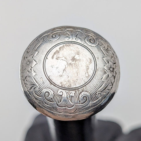 1874年英國古董手杖,黑色杖身,純銀雕花圓頭手柄,長82厘米