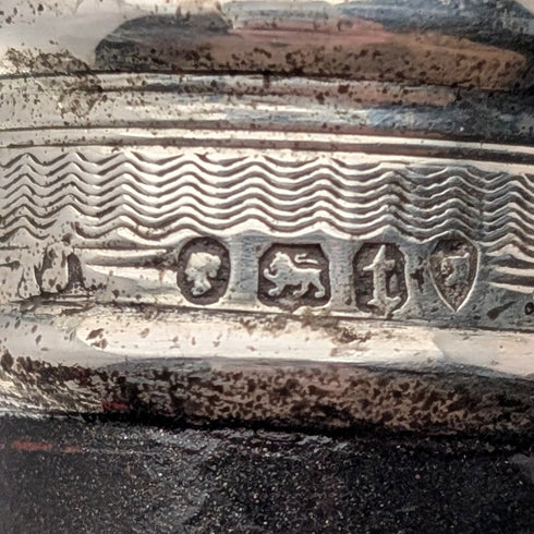 1874年英國古董手杖,黑色杖身,純銀雕花圓頭手柄,長82厘米