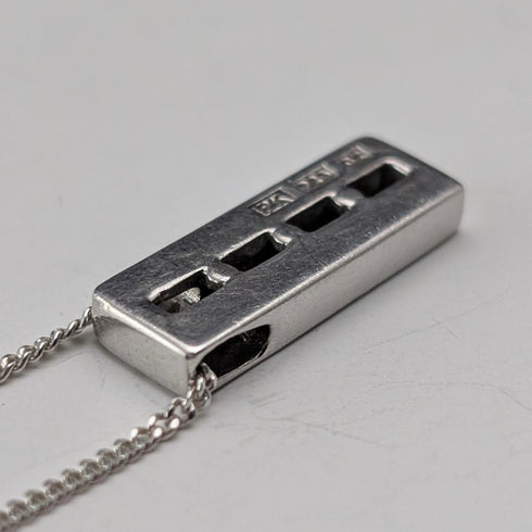 ヴィンテージ 純銀製 キュービックジルコニア トリロジーペンダント 純銀製チェーン付